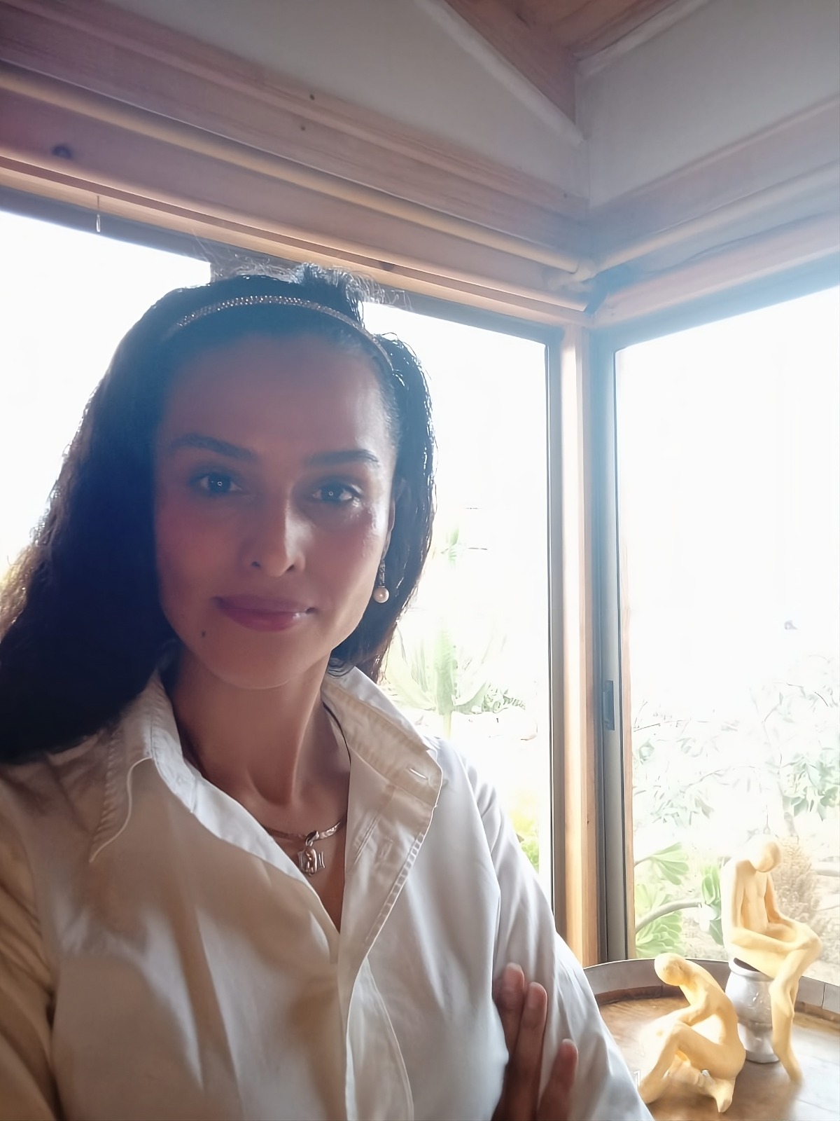 Rayén Coliman, psicóloga especialista en psicoterapia de trauma, acompañando procesos terapéuticos online y presencial con enfoque integrativo.